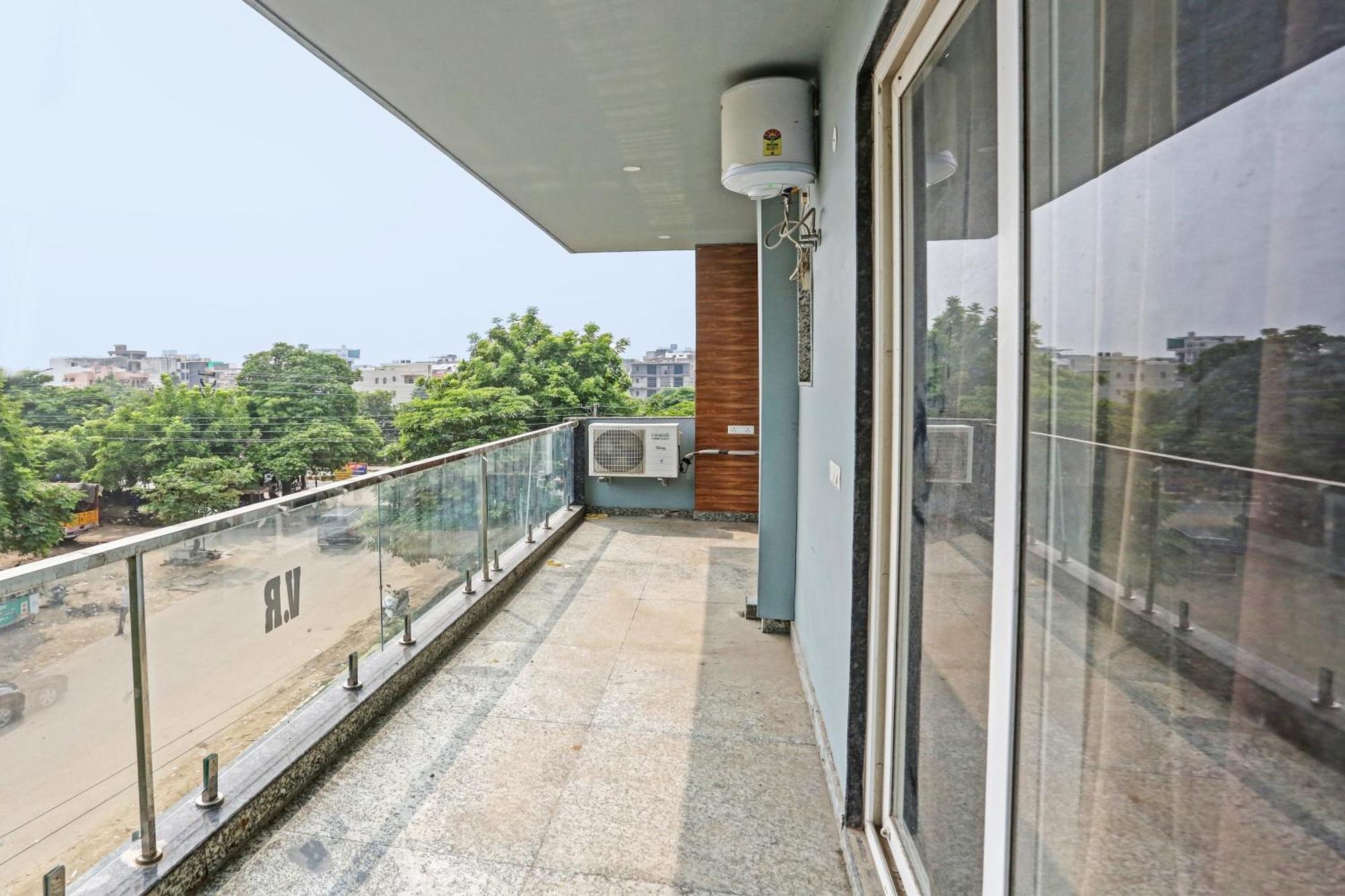 Hotel O Vikrant Residency Gurgaon Luaran gambar