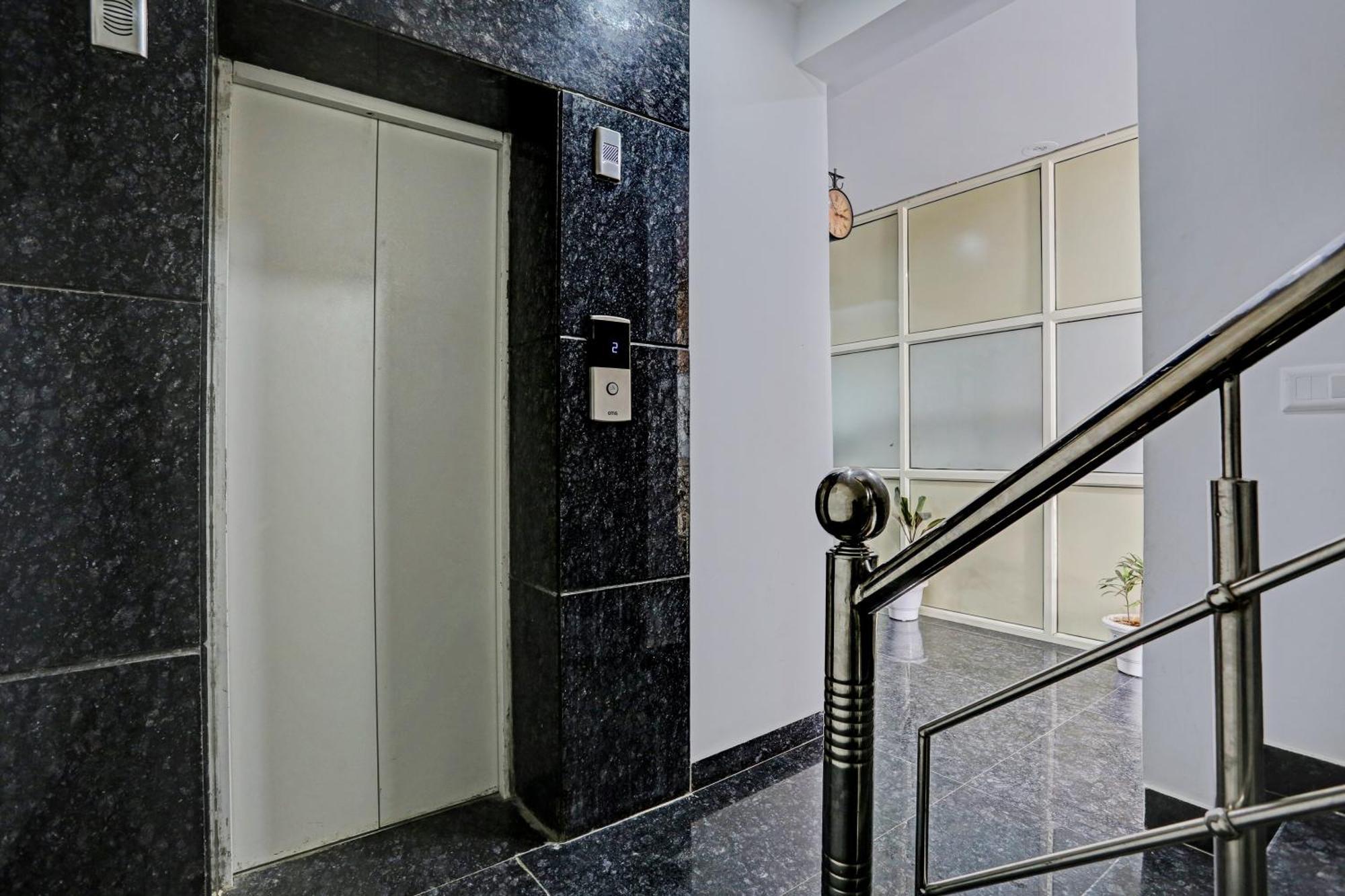 Hotel O Vikrant Residency Gurgaon Luaran gambar