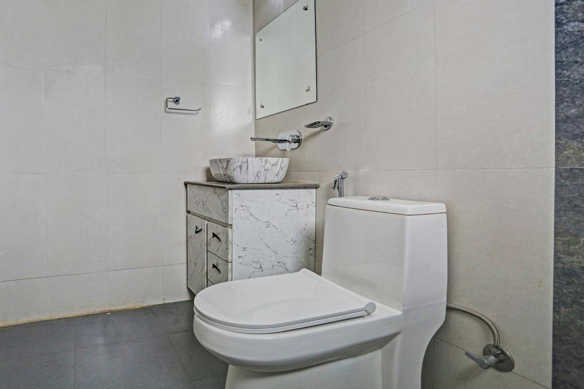 Hotel O Vikrant Residency Gurgaon Luaran gambar